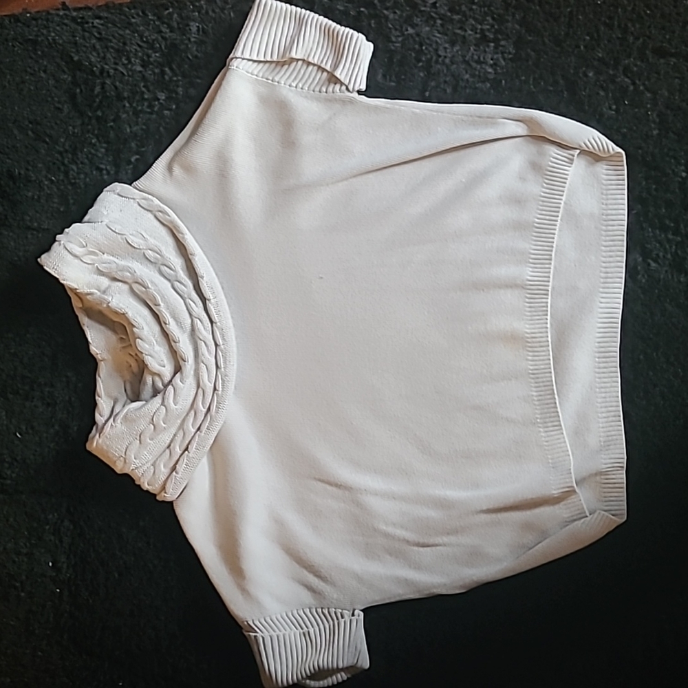 Small Chaus T-shirt sweater with a scarf like neck